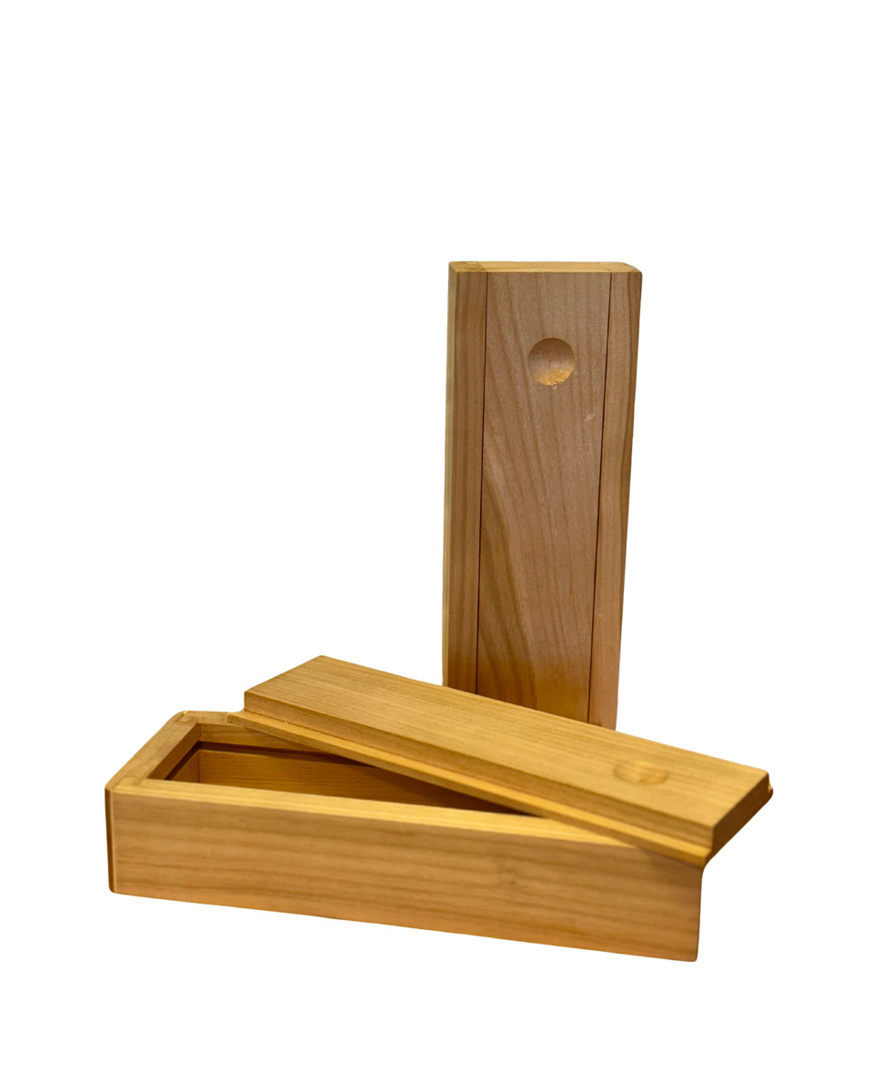 Boîte en bois avec couvercle